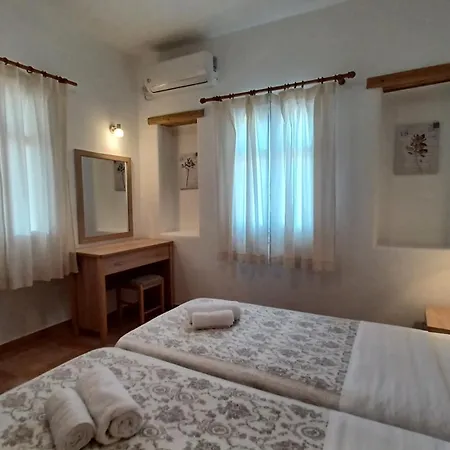 Blue Xenia - 4 Chrisi Akti (Paros)