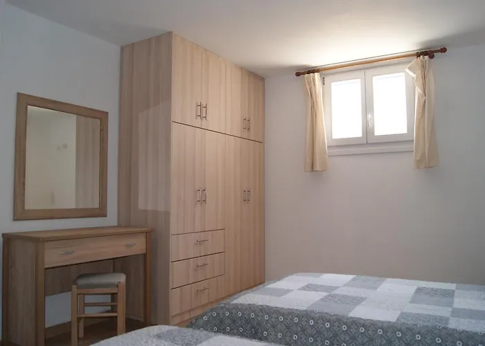 Blue Xenia - 4 * 흐리시 악티